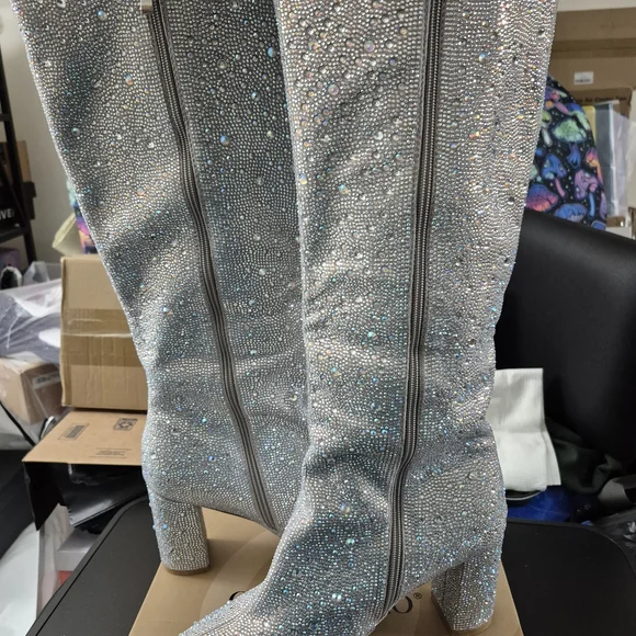 Elegant Silver Rhinestone Women's Boots Size 11 - Picture 2 of 7